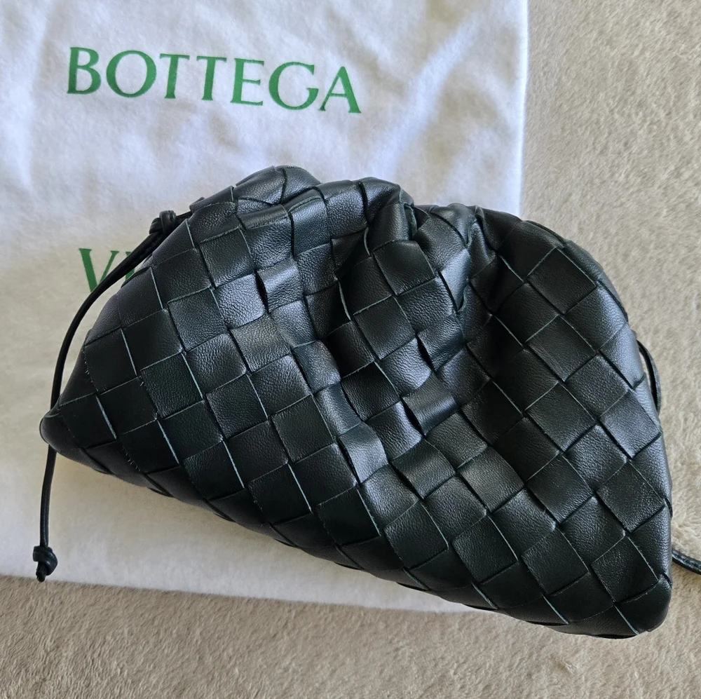 NWT Bottega Veneta Mini Pouch Intrecciato Inkwell/Deep Green Leather Crossbody